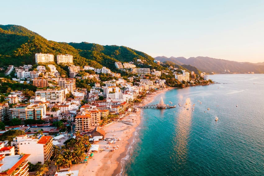 Protesters paralyze Puerto Vallarta after auto accident fatality