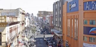 business as usual on a Guadalajara street