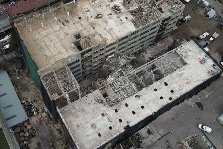 At least 3 dead in Mexico City building collapse