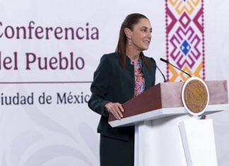 President Sheinbaum at the podium of her morning press conference