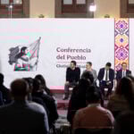 Cuauhtémoc, Ciudad de México. 23 de marzo 2026. La presidenta constitucional de los Estados Unidos Mexicanos, la Doctora Claudia Sheinbaum Pardo en conferencia de prensa matutina en el salón de la Tesorería de Palacio Nacional. La acompañan: Efraín Morales López, Director General de la Comisión Nacional del Agua (CONAGUA); ; Iván Escalante, Procurador Federal del Consumidor (Profeco); Alfonso Suárez del Real, asesor político de la Coordinación de Comunicación Social; Foto: Gabriel Monroy/Presidencia