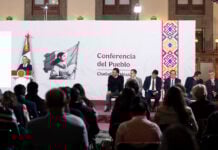 Cuauhtémoc, Ciudad de México. 23 de marzo 2026. La presidenta constitucional de los Estados Unidos Mexicanos, la Doctora Claudia Sheinbaum Pardo en conferencia de prensa matutina en el salón de la Tesorería de Palacio Nacional. La acompañan: Efraín Morales López, Director General de la Comisión Nacional del Agua (CONAGUA); ; Iván Escalante, Procurador Federal del Consumidor (Profeco); Alfonso Suárez del Real, asesor político de la Coordinación de Comunicación Social; Foto: Gabriel Monroy/Presidencia