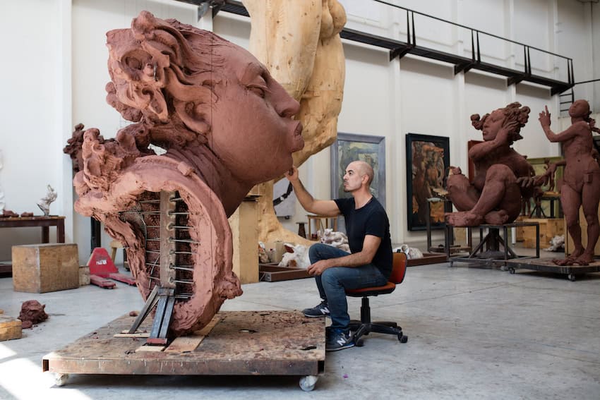 Javier Marín. Plastilina Cabeza de mujer sopladora grande en el Estudio Javier Marín.