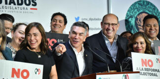 Rubén Moreira and Alejandro Moreno at a PRI party press conference