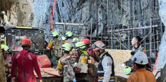 Two miners have been rescued from a mine in Sinaloa where a tailings dam collapsed in late March, and one other miner was found dead. The search continues for a fourth miner.