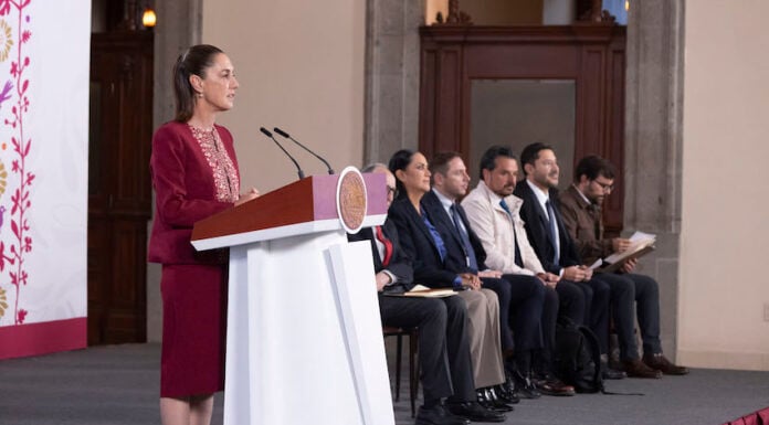 Sheinbaum at podium April 7, 2026