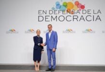 Sheinbaum, the first Mexican president to visit Spain in eight years, met one-on-one with Spanish Prime Minister Pedro Sánchez during the "In Defense of Democracy" summit.