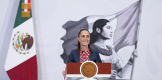 Cuauhtémoc, Ciudad de México. 28 de abril 2026. La presidenta constitucional de los Estados Unidos Mexicanos, la Doctora Claudia Sheinbaum Pardo en conferencia de prensa matutina en el salón de la Tesorería de Palacio Nacional.