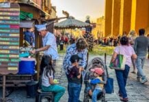 Children and adults at an ice cream stand in San Miguel de Allende