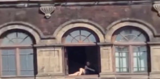 someone tanning from Mexico's National Palace