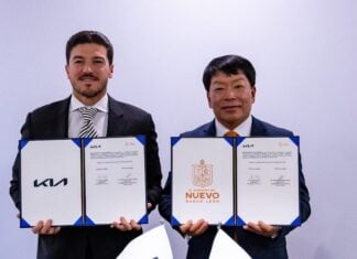 Kia investment announcement with Governor of Nuevo León Samuel García