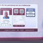President Sheinbaum shares an image of a Universal Health Service ID at a press conference