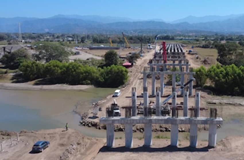 Amado Nervo bridge under construction 