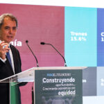 Finance Minister Édgar Amador gives a speech