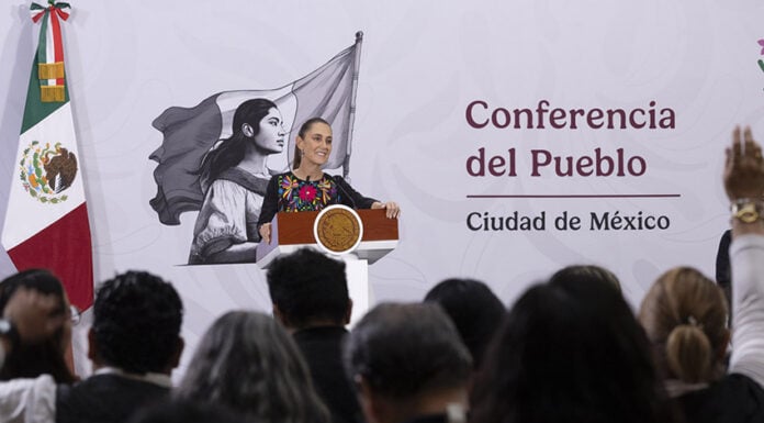 President Sheinbaum at the podium of her morning press conference