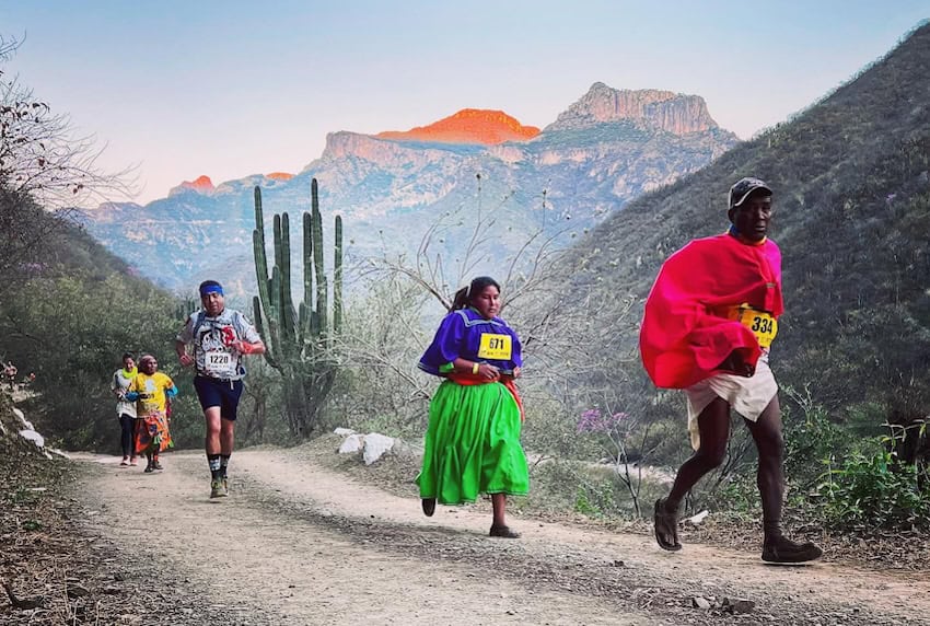 Rarámuri running