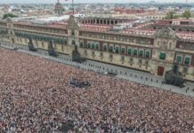 BTS fans at Zócalo