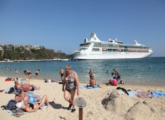 Tourists on the beach in Huatulco, Oaxaca