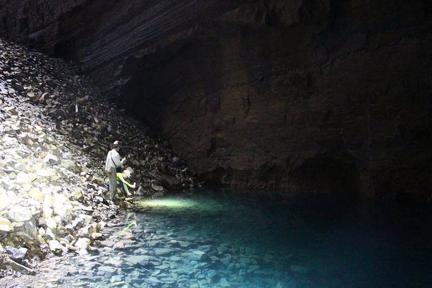 CABASLLO MORO cave