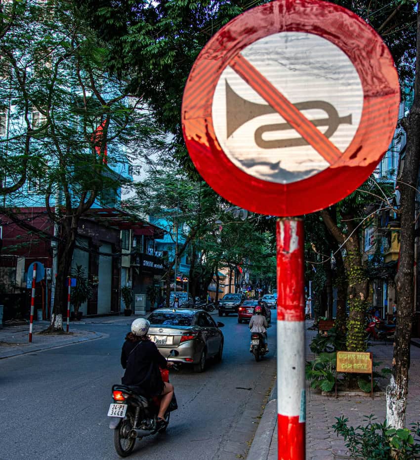 No horn playing sign