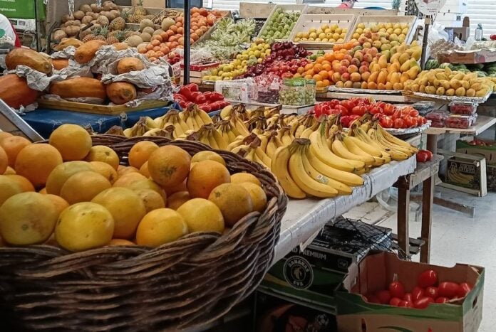 Aumento Precio Frutas y Verduras fruits and vegetables for sale