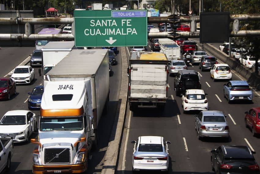 Workday traffic in Mexico City