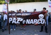 PAN supporters and members of the public gathered outside the offices of the Attorney General’s Office in Ciudad Juárez on May 27 to show their support for Chihuahua Governor Maru Campos, who answered questions about a recent operation involving CIA agents.