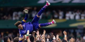 Mexico´s soccer team tosses Guillermo ¨Memo¨ Ochoa in the air to celebrate after the Czechia World Cup match, the last game of his career.