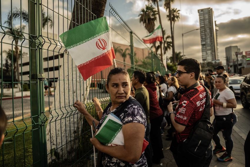 After Iran’s elimination from the 2026 FIFA World Cup, dozens of Tijuana residents and fans gathered outside the Marriott hotel where the national team was staying.
