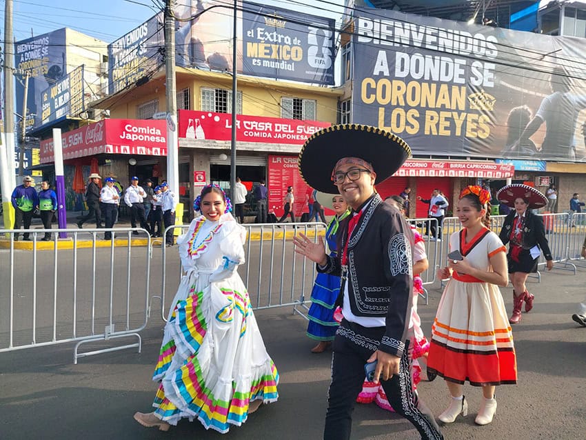 World Cup live: Mexican fans begin to arrive at Mexico City Stadium
