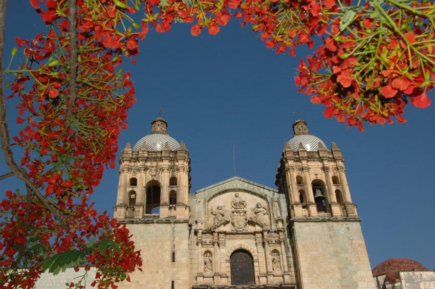 Image of the cantera facade of a basilica in Oaxaca, Mexico