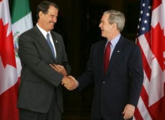Mexican president Vicente Fox with U.S. president George W. Bush