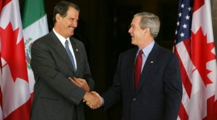 Mexican president Vicente Fox with U.S. president George W. Bush