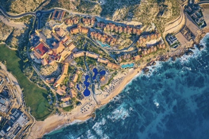 A drone shot of Baja California Sura and Los Cabos