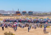 thousands joined a march from Los Mochis toward Topolobampo, ending with a symbolic “closure” of the plant