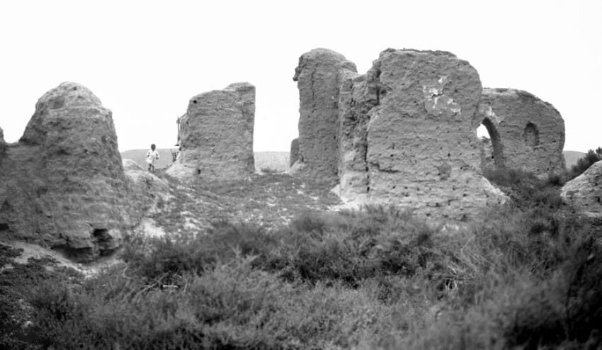 The ruins of the second location of Misión Nuestra Señora del Santísimo Rosario de Viñadaco, as they appeared in the early decades of the 20th century.