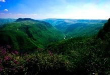 The spectacular Cañon de Oblatos, also known as Cañon de Huentitán, with its 500 meter drop to the valley below