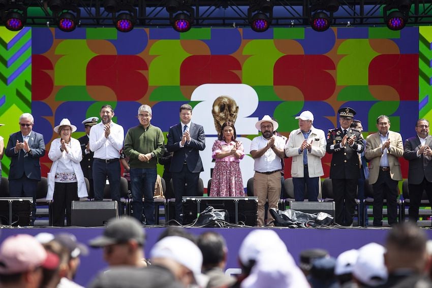 Mexico City Mayor Clara Brugada, accompanied by members of her cabinet, presided over the event “Mexico City, the Best World Cup Host City. Thanks to You,” on Sunday, where she presented awards to public safety, medical and construction staff for their work during the 2026 World Cup.