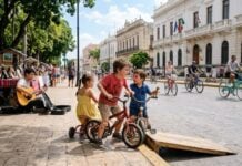 Paseo de Montejo, a Sunday ciclovía in Mérida, with this image generated by AI tools