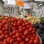 tomatos at mercado