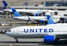 United Airlines planes