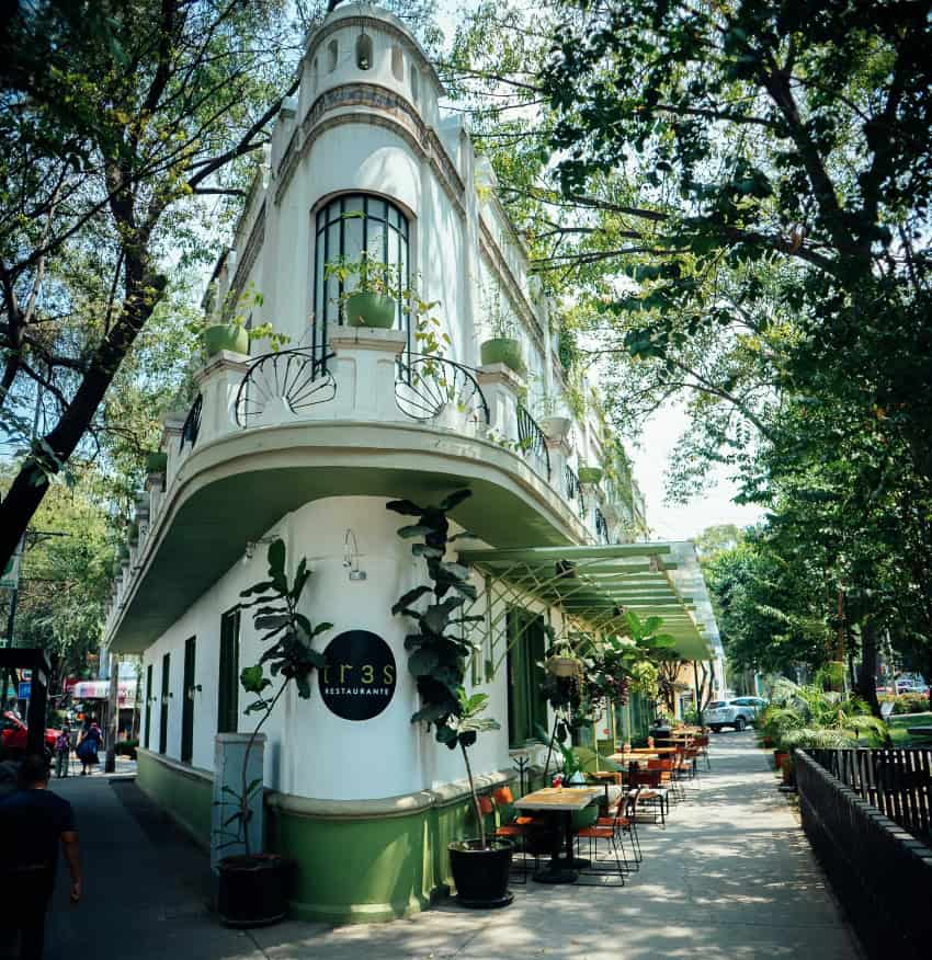 Mexico City neighborhood corner