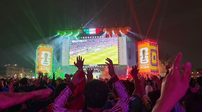 Mexico News Daily's summer journalism intern, Jared Tucker, watched Mexico vs. Ecuador from the Zócalo FIFA Fan Festival on Tuesday.