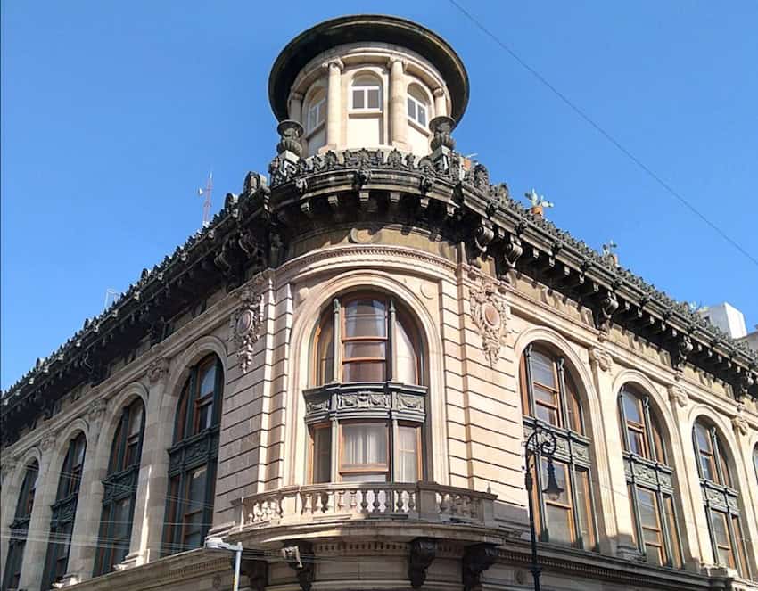 Casa Boker hardware store facade in Mexico City