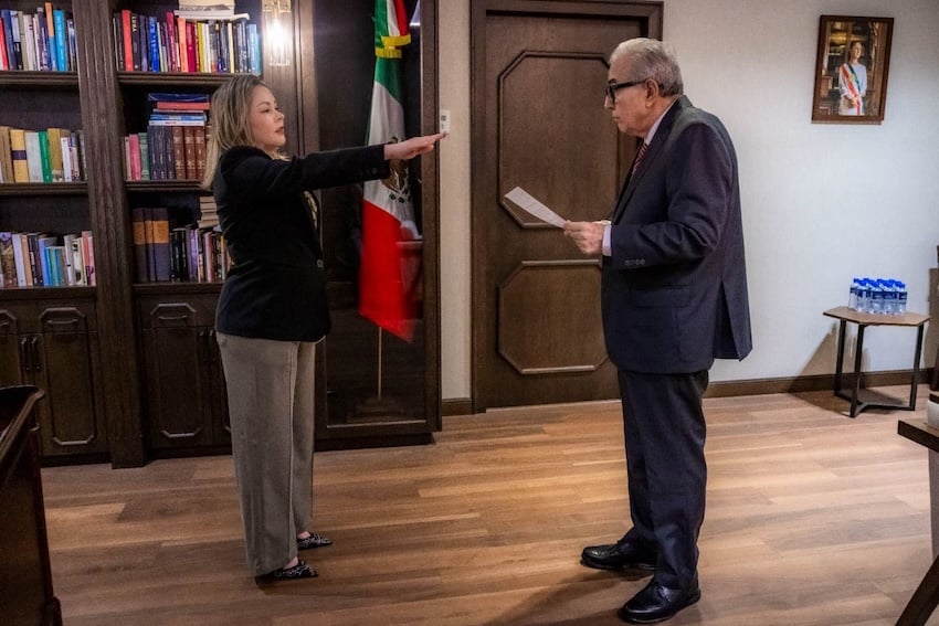 Interior Minister of Sinaloa Yeraldine Bonilla and Govenor Rubén Rocha Moya