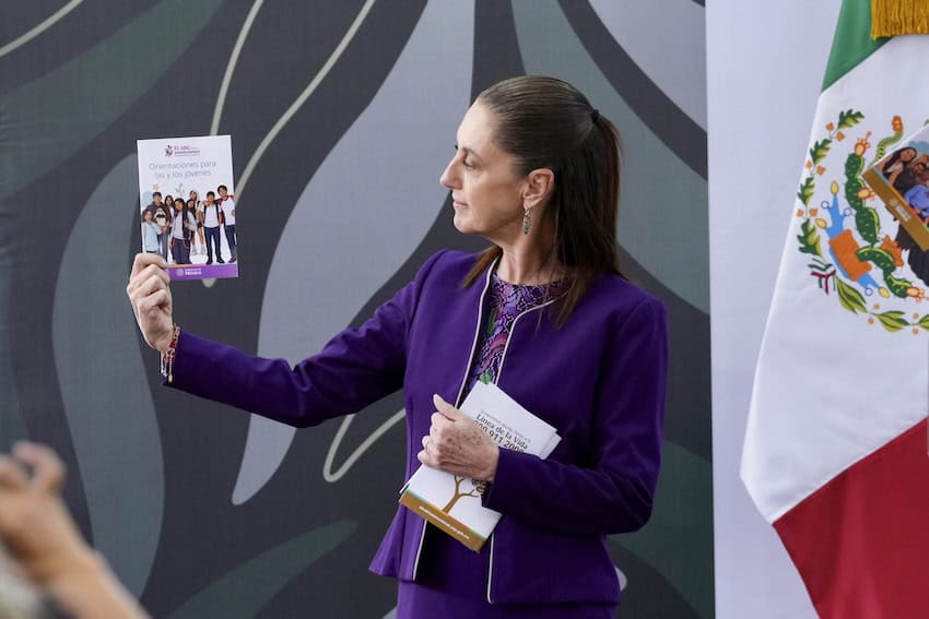 President Sheinbaum gave her morning presser among students of the No. 10 "Artes Gráficas" school in Mexico City — a first day of school to remember — where she also presented the "ABC of Emotions," a new guidebook and educational campaign to help students manage their mental health, identify warning signs and engage responsibly with digital technologies.