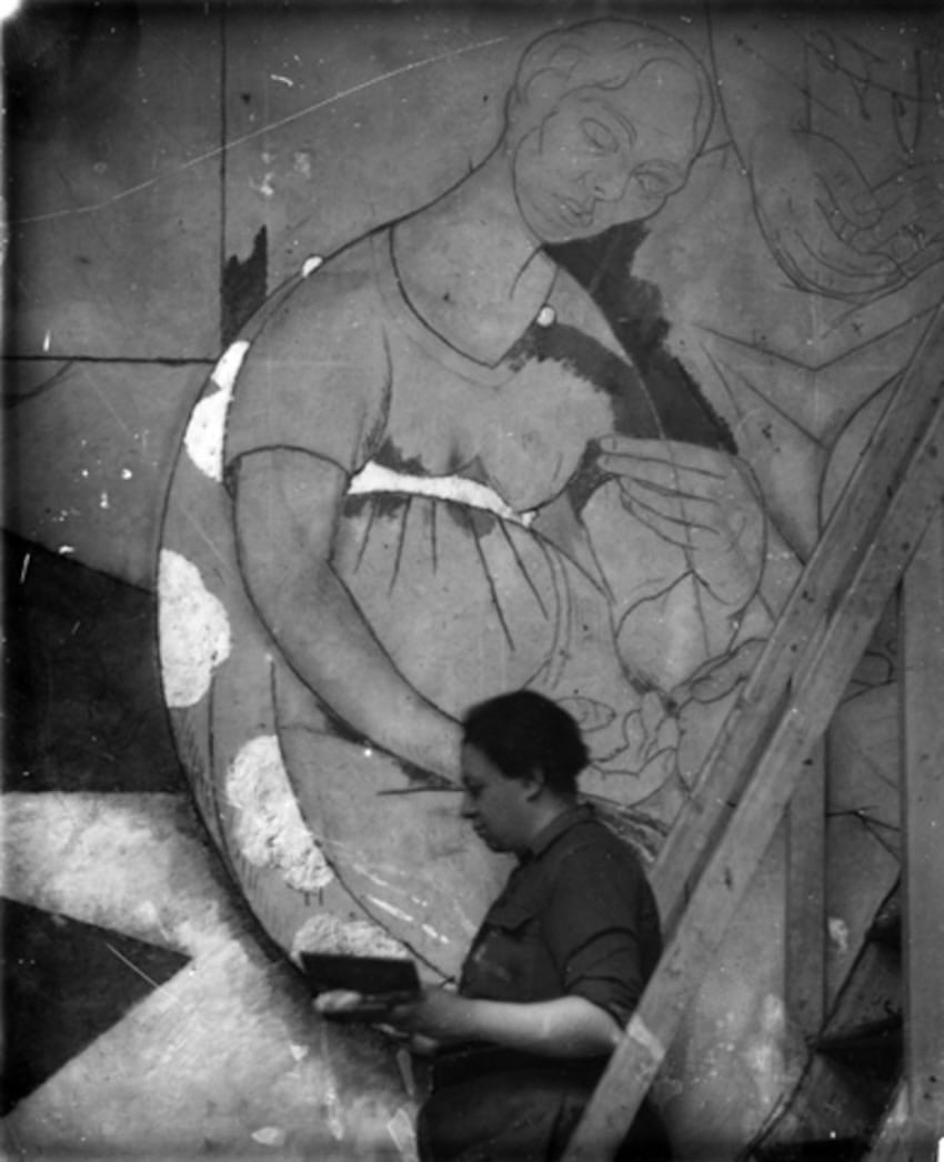 Diego Rivera painting the figure representing "knowledge in "La Creacion."