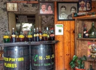 Zarzaparilla Flores shop in Teocelo, Veracruz