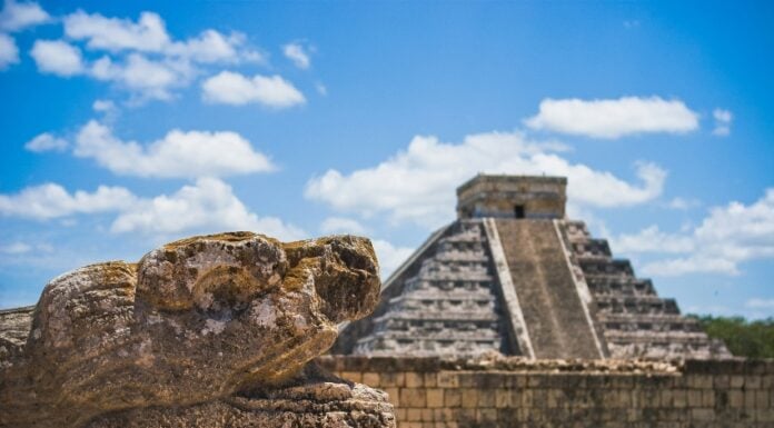Chichén Itzá pyramid in Mexico