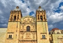 Exterior of Templo de Santo Domingo de Guzmán in Oaxaca.